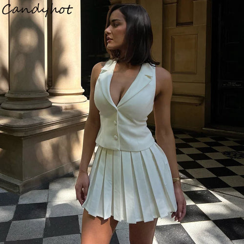 'Elora' – Ärmelloses V-Neck Set aus Weste & Faltenrock